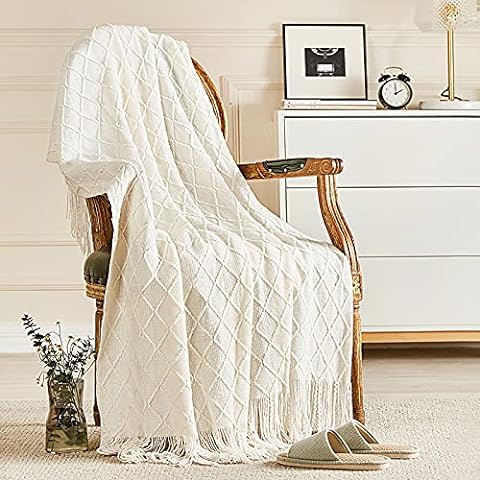 https://ipics.hihomepicks.com/product-amz/inhand-knitted-throw-blankets-for-couch-and-bed-soft-cozy/51JIjsI61FS._AC_SR480,480_.jpg